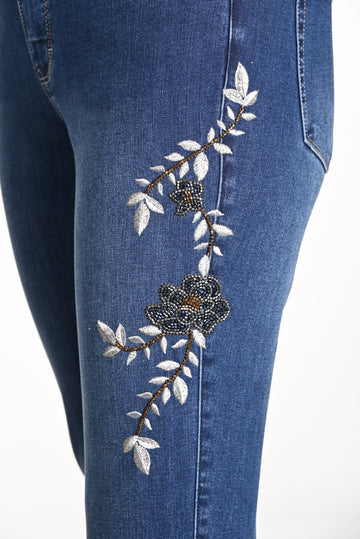 Sz S Frank Lyman women embroidered jeans