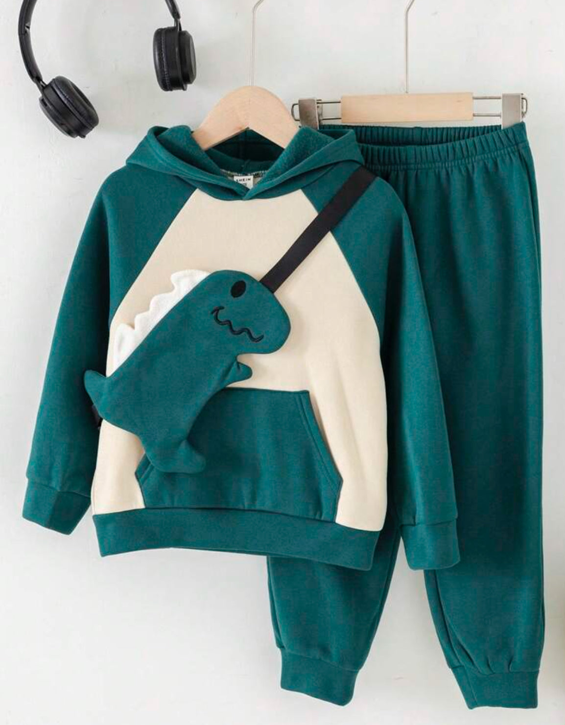Boys 3pcs Outfit Set: Colorblock Hoodie Sweatshirt With Cute Animal Design, Matching Sweatpants, And Adorable Animal Accessory fanny pack