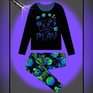 Boys Kids Glow-in-the-Dark Pajamas - Black and Blue SHEIN