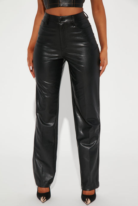 Sz M Fashion Nova Truly chic faux leather pant black